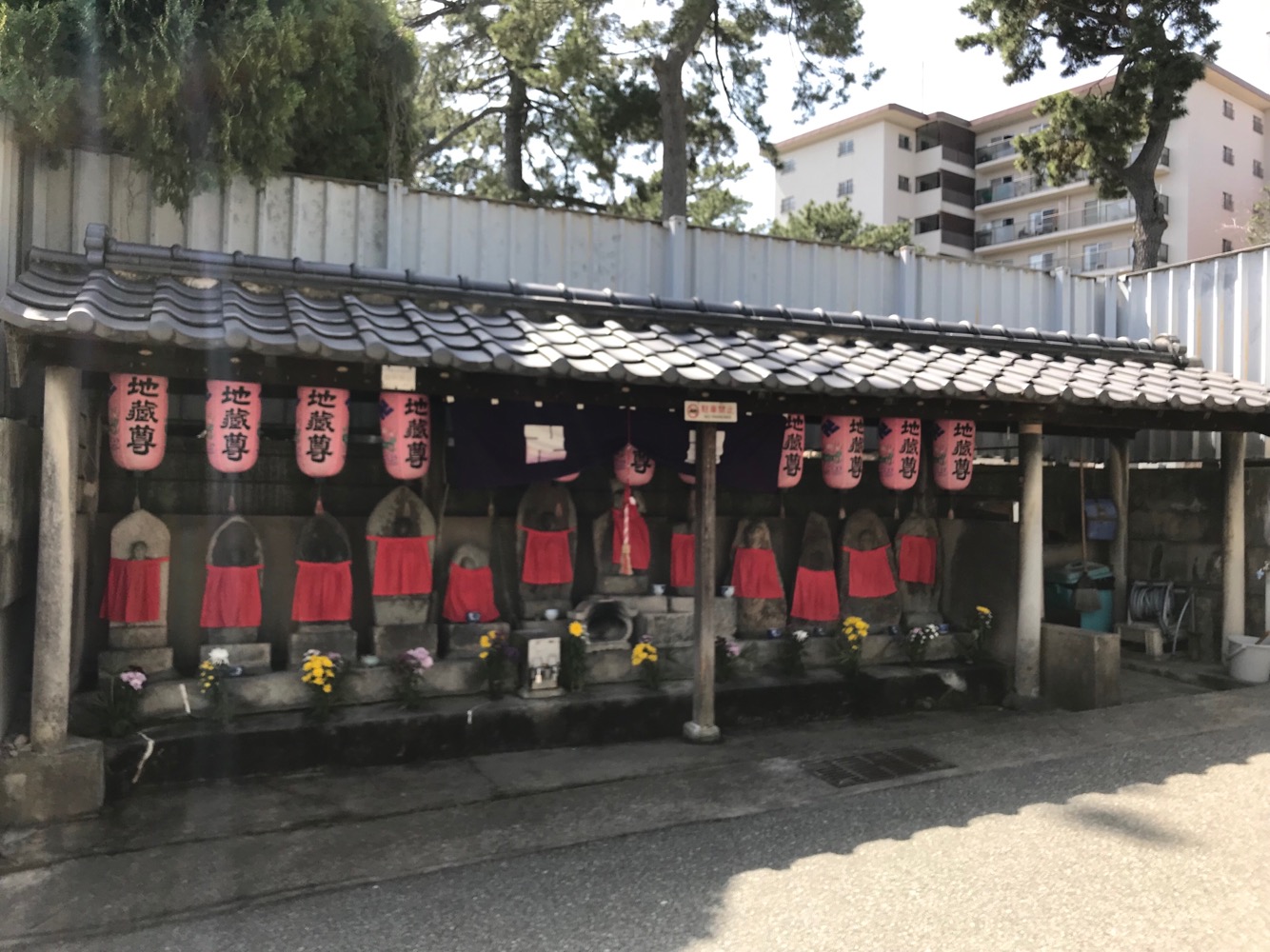 東灘区にある魚崎墓地は神戸市営霊園です
