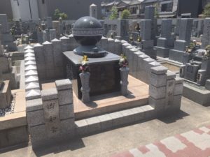 岩田墓地　東大阪市にある霊園です。