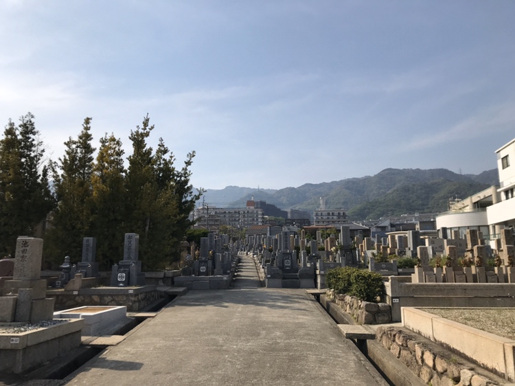 神戸市東灘区の街中にある石屋墓園は永代供養も出来ます。