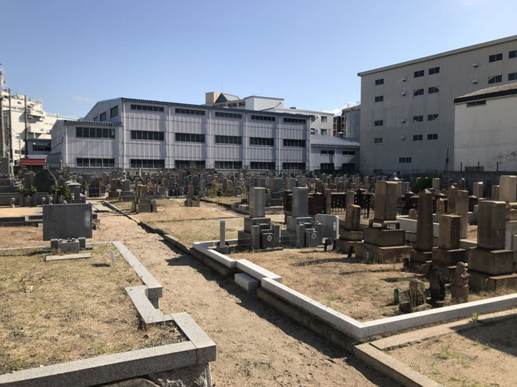 神戸市兵庫区にあります共同墓地　高松墓地の管理棟が6/1より通常運営再開します