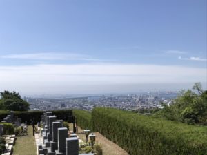 海まで望める絶景の霊園、芦屋市霊園