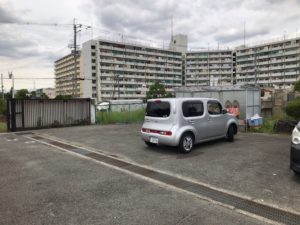 荒本墓地の駐車場