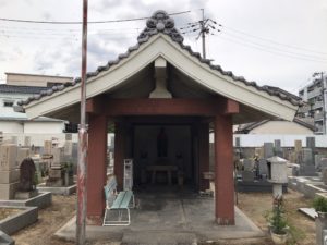 荒本春宮墓地の迎え仏