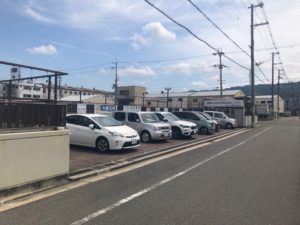 加納川田墓地の駐車場