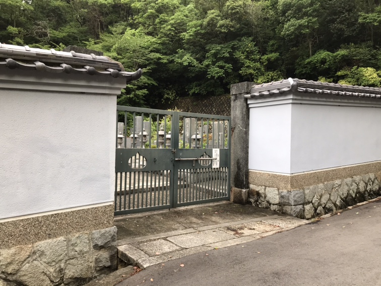 新神戸駅近く、山の麓の静かで落ち着きのある墓地　徳光寺さん