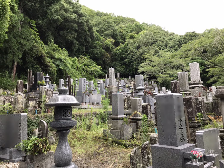 上郡町赤松にある赤松墓地