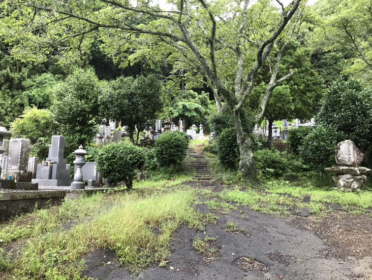 上郡町赤松にある赤松墓地