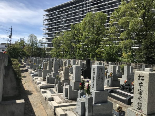 一津屋西墓地ダイキン工業前