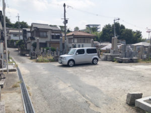 禁野・中宮共同墓地（枚方市）の駐車場