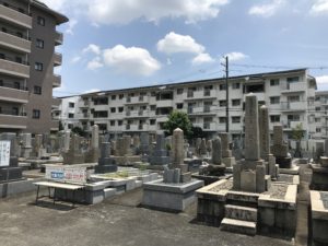 戸伏墓地（茨木市）の風景