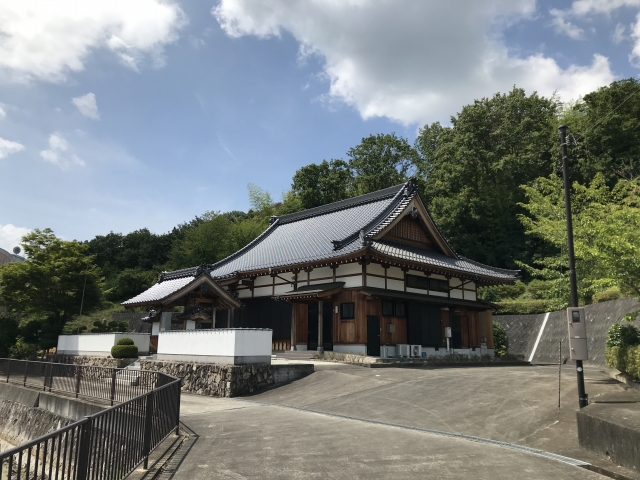神戸市北区　地蔵院霊園の本堂