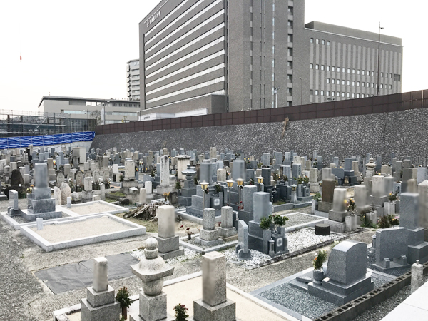 岡新町共同墓地（枚方市）のお墓