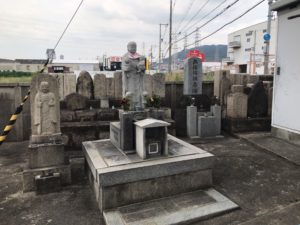 善根寺墓地（東大阪市）のお墓