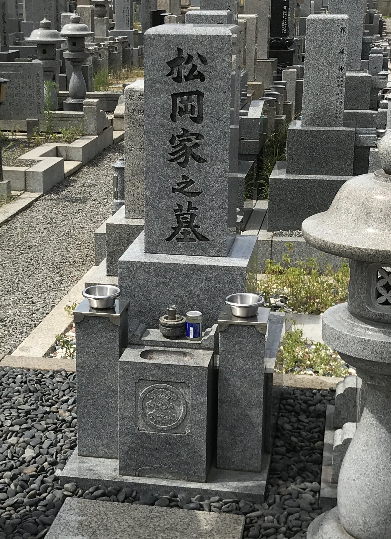 八尾市立龍華墓地で文字の彫刻をさせていただきました(松岡様)