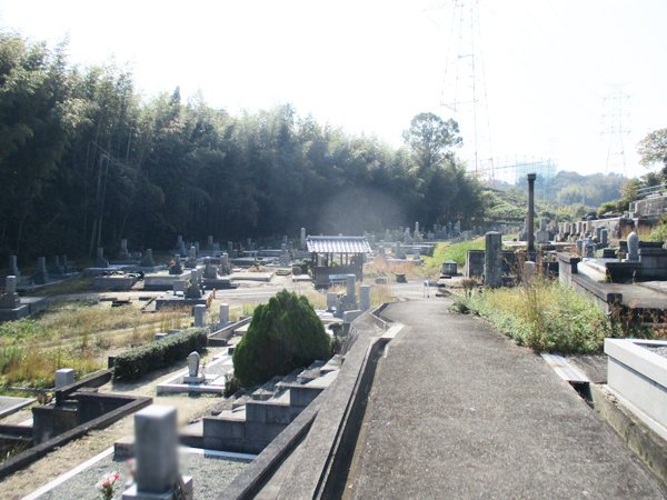 多々羅住建寺墓地（京都府京田辺市）