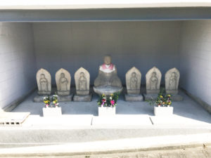 燈篭寺墓地（京都府木津市）