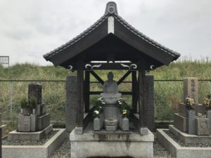 上津島霊園（豊中市）のお墓