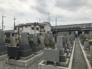 上津島霊園（豊中市）のお墓