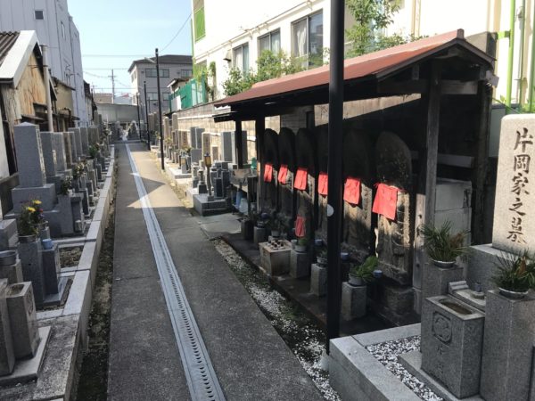 西郷墓地（八尾市）のお墓