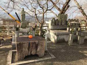 本照寺墓地（八尾市）の水場