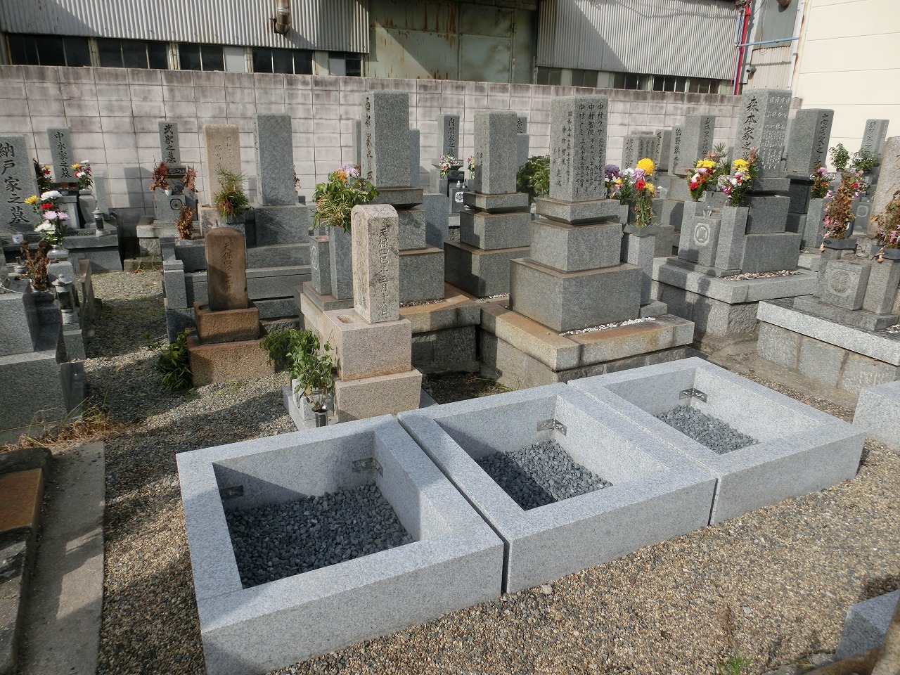 常光寺共同墓地（尼崎市）の空き区画の様子