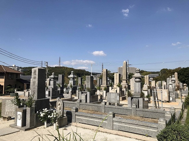 滑墓地（神戸市垂水区）の様子