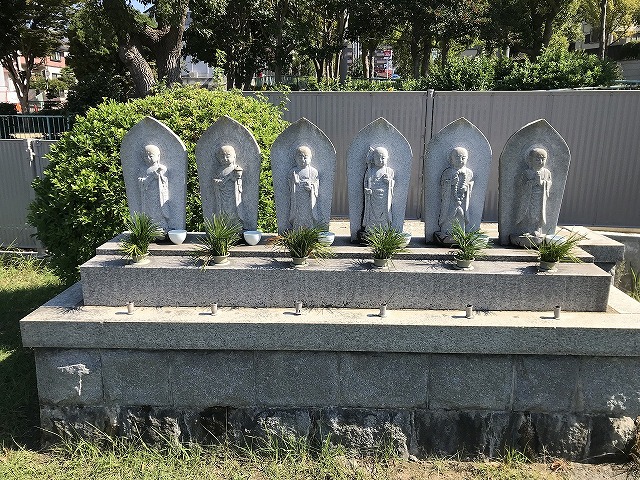 滑墓地（神戸市垂水区）の六地蔵さん