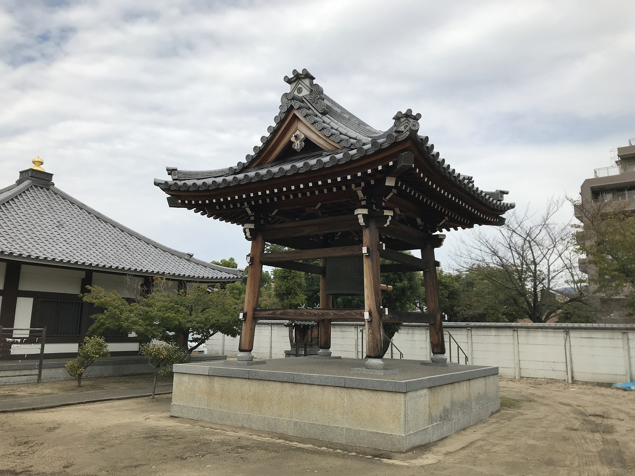 真光寺（神戸市兵庫区）の鐘撞堂