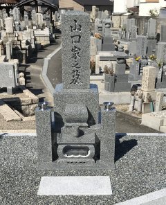 草津市上笠墓苑でお墓を建立させていただきました(山口様)