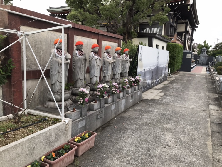 圓満寺土山霊苑（加古郡播磨町）の六地蔵さん