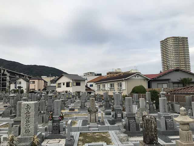 伊孑志墓地（宝塚市）のお墓