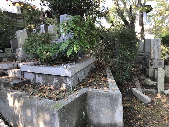 烏原霊園（神戸市兵庫区）のお墓の様子