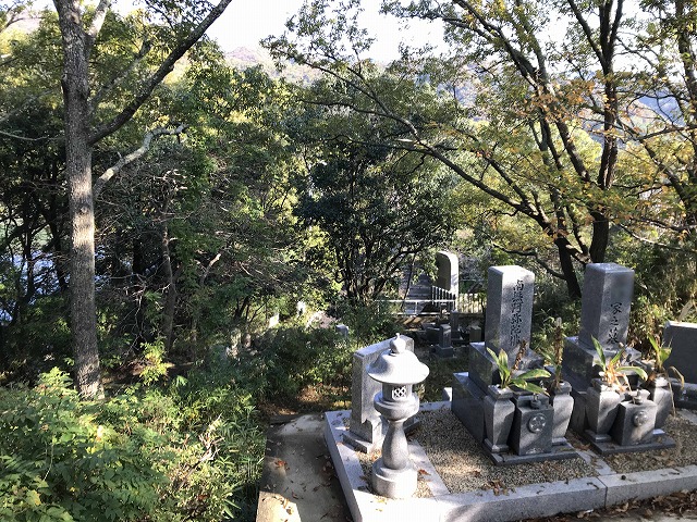 烏原霊園（神戸市兵庫区）のお墓の様子