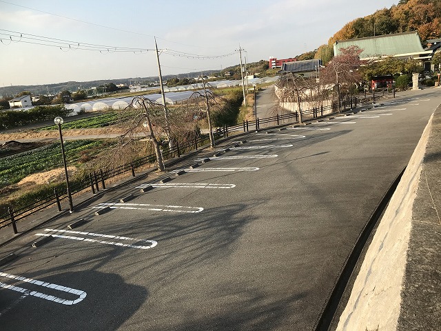 慶明寺花岡霊園（神戸市西区）の駐車場