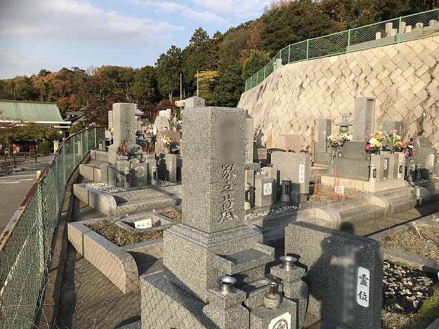 慶明寺花岡霊園（神戸市西区）のお墓の様子