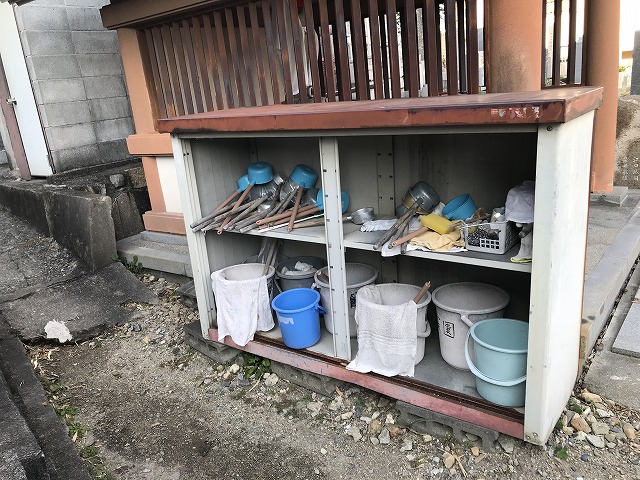 栄根霊園（川西市）のお参り用具置き場