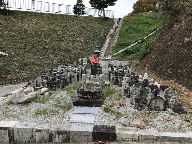 勝龍寺（三木市）の無縁さん