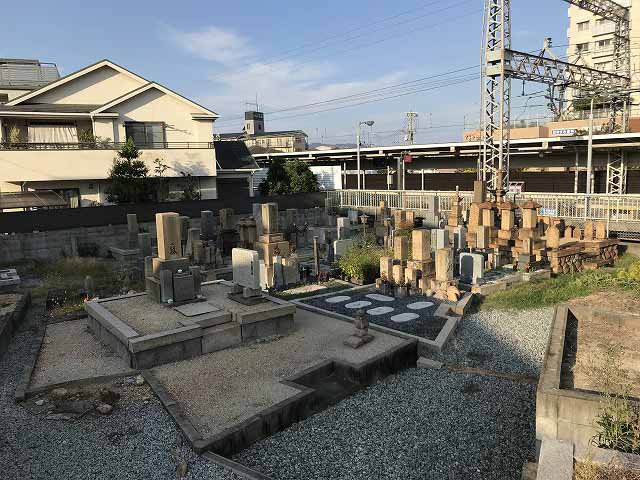 鹿塩村・東蔵人村共同墓地のお墓の様子