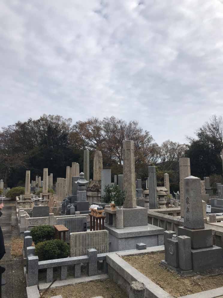 神戸市営鵯越墓園あせび地区にて、お世話になっている金光教教会の納骨祭のお手伝いをさせて頂きました。