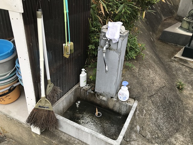 箕谷墓地（三木市）の水場