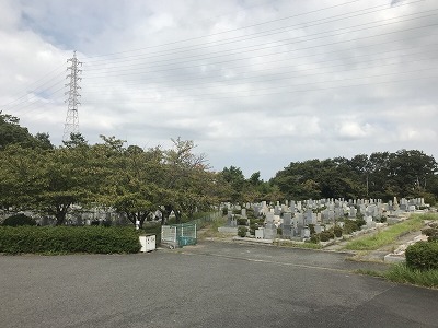 舞子墓園で墓石の彫刻