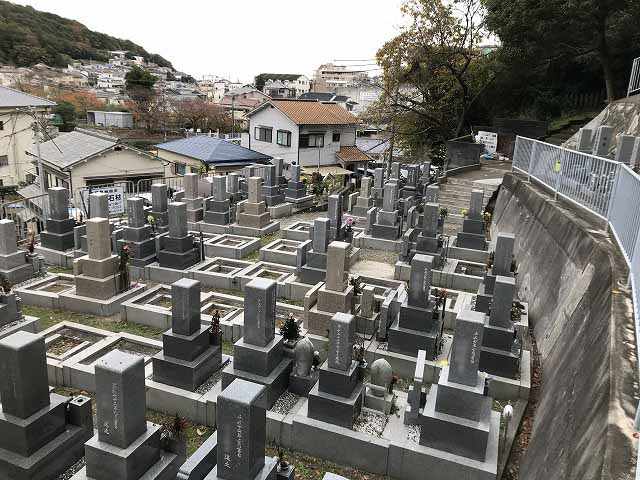 塩屋墓地（神戸市垂水区）の墓地の様子