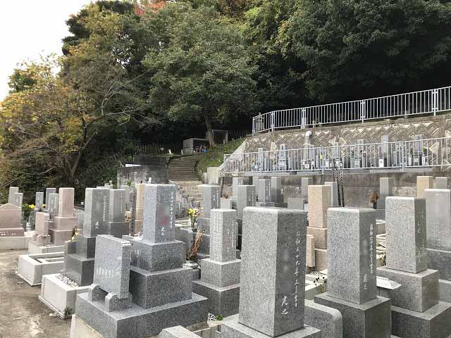 塩屋墓地（神戸市垂水区）の墓地の様子