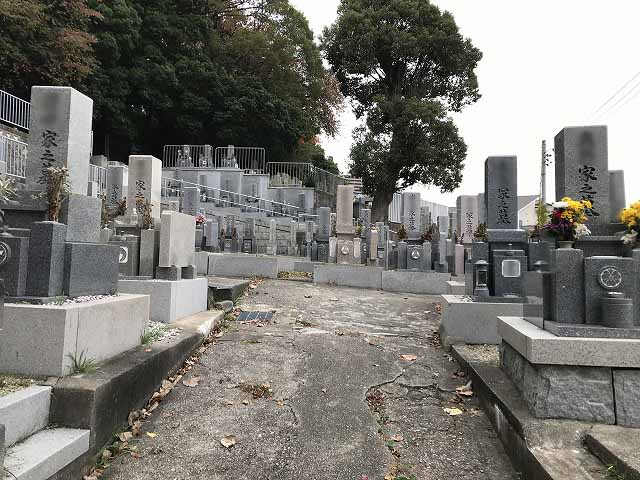 塩屋墓地（神戸市垂水区）の墓地の様子