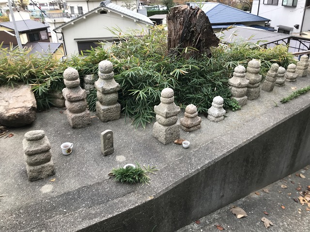塩屋墓地（神戸市垂水区）の一石五輪塔