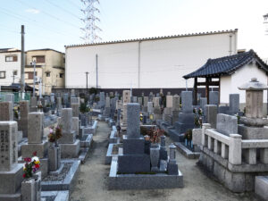 八尾木墓地（八尾市）のお墓