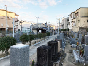 八尾木墓地（八尾市）のお墓