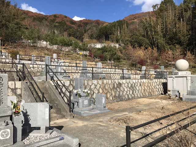 長楽寺霊園（加古川市）の墓地の様子