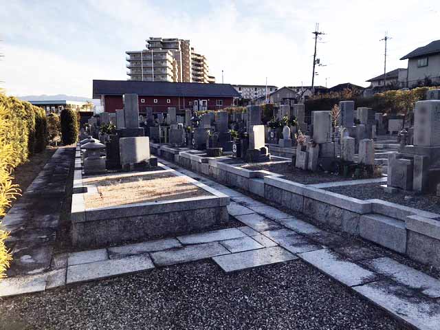 道場川原墓地（神戸市北区）の墓地の様子