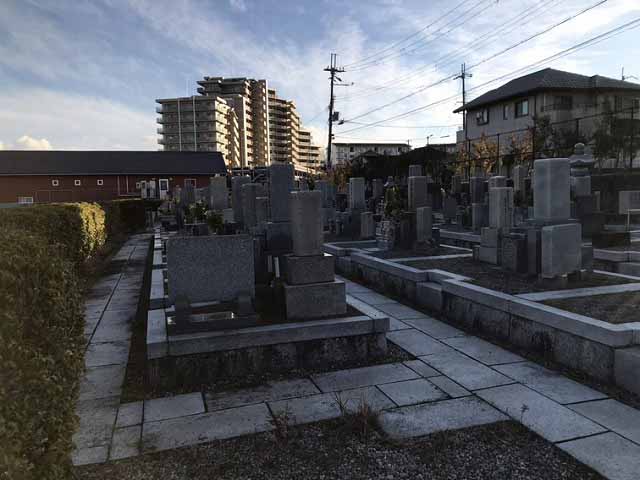 道場川原墓地（神戸市北区）の墓地の様子